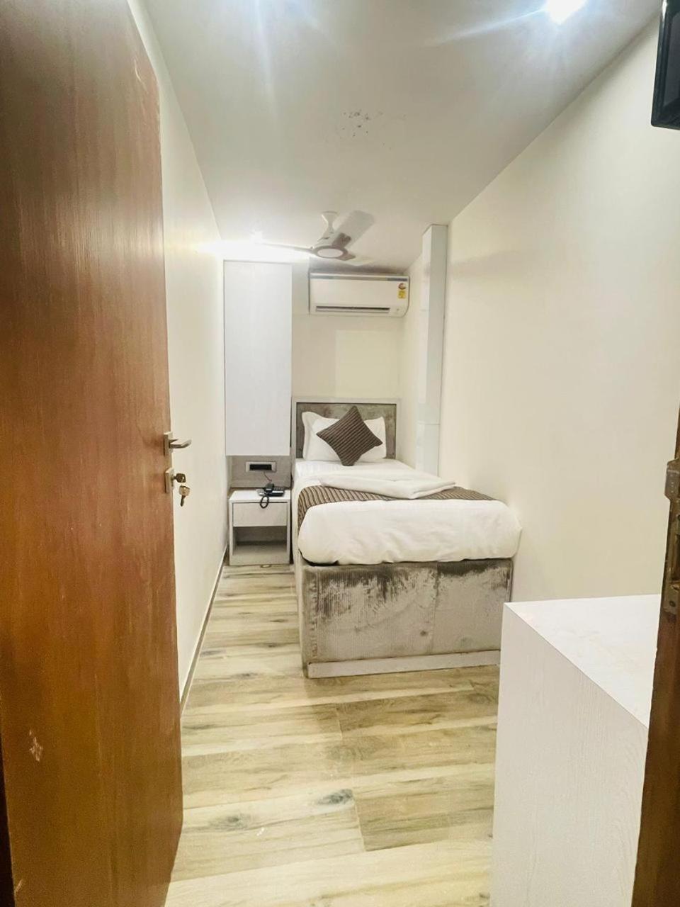 מומביי Hotel Winton מראה חיצוני תמונה