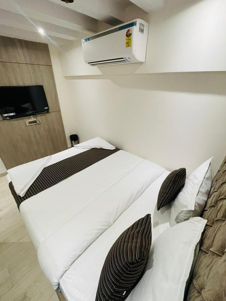 מומביי Hotel Winton מראה חיצוני תמונה