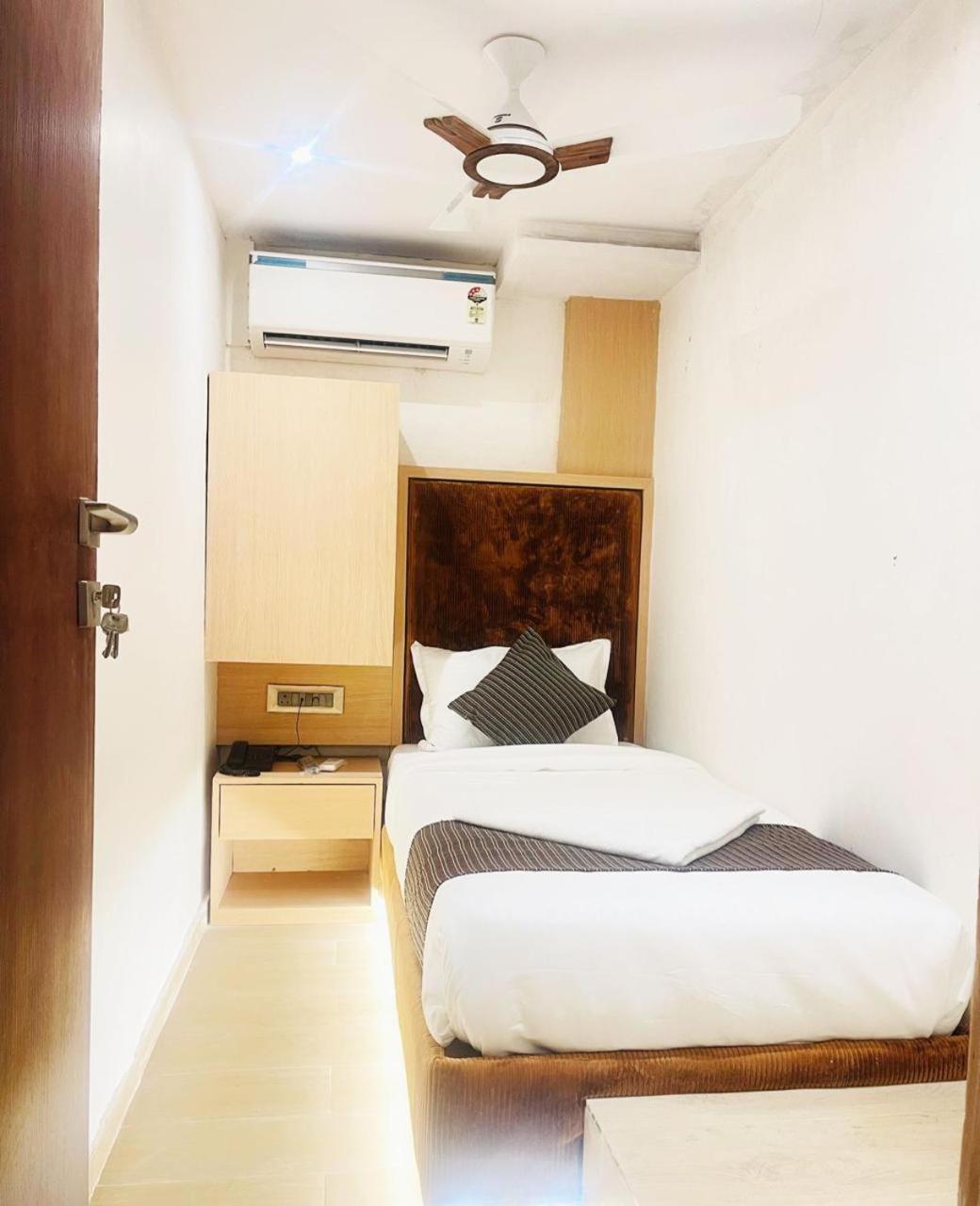 מומביי Hotel Winton מראה חיצוני תמונה